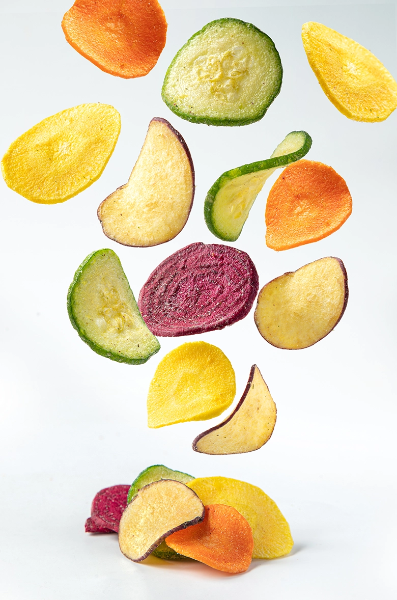 Mixed vegetable crisps: beet, zucchini, carrot and sweet potato slices